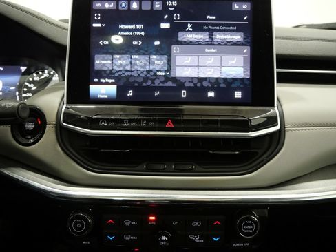 Used 2022 Jeep Compass Limited w/ Sun and Sound Group AWD/4WD image 20
