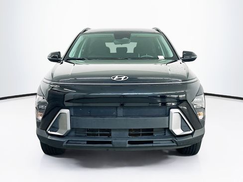 Used 2025 Hyundai Kona SEL image 2