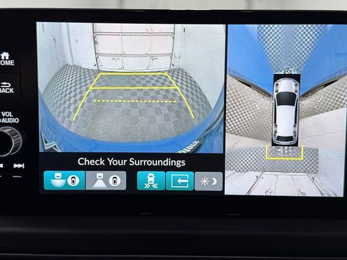 Used 2025 Honda Pilot TrailSport image 28