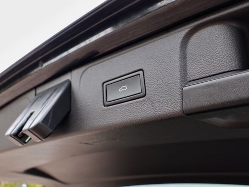 Certified 2023 Volkswagen Atlas SE AWD/4WD image 32