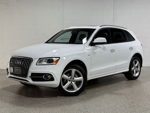 Used 2017 Audi Q5 2.0T Premium Plus w/ Technology Package AWD/4WD image 2