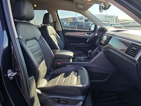 Used 2019 Volkswagen Atlas SEL Premium AWD/4WD image 16