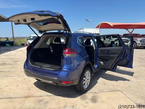 Used 2020 Nissan Rogue SV FWD image 27