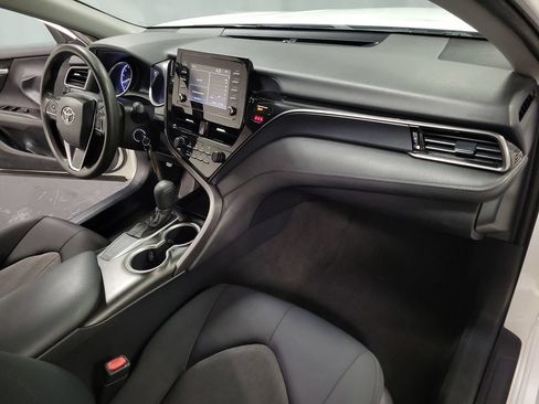 Used 2021 Toyota Camry LE FWD image 30