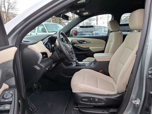 Used 2024 Chevrolet Traverse LT image 13