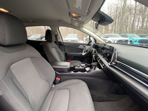 Used 2023 Kia Sportage LX image 28