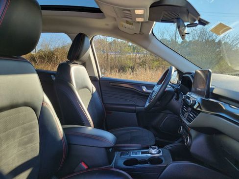 Used 2022 Ford Escape SEL w/ SEL Stealth AWD Package image 35