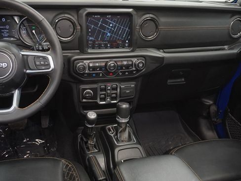 Used 2023 Jeep Wrangler Unlimited Sahara AWD/4WD image 27