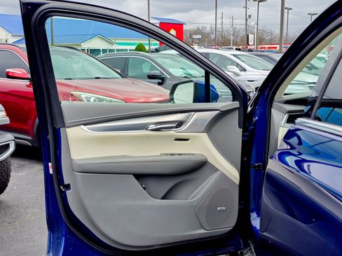 Used 2023 Cadillac XT5 Premium Luxury w/ Technology Package image 23