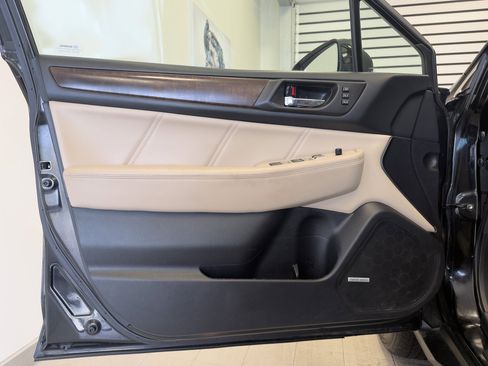 Used 2018 Subaru Outback 2.5i Limited image 14