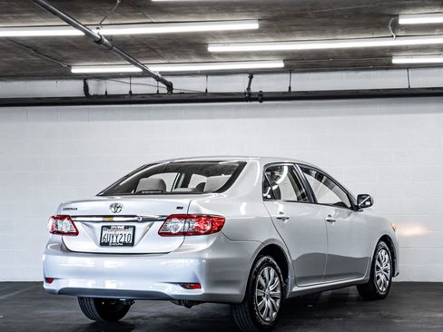 Used 2012 Toyota Corolla LE image 5
