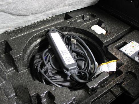 Used 2024 Nissan Ariya FWD image 25