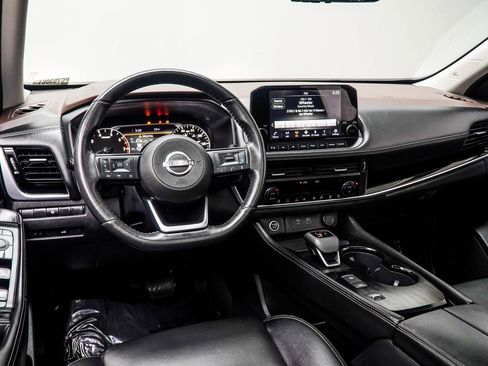 Used 2023 Nissan Rogue SL w/ SL Premium Package image 4