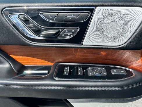 Used 2019 Lincoln Navigator L Reserve AWD/4WD image 21