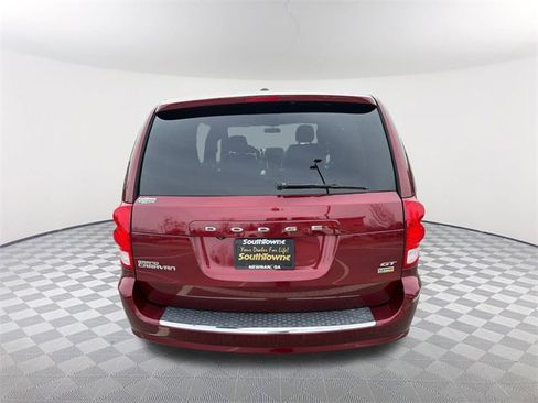 Used 2018 Dodge Grand Caravan GT image 6