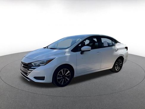 Used 2025 Nissan Versa SV FWD image 9