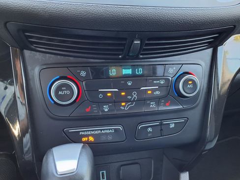 Used 2018 Ford Escape SE w/ SE Sport Appearance Package FWD image 24