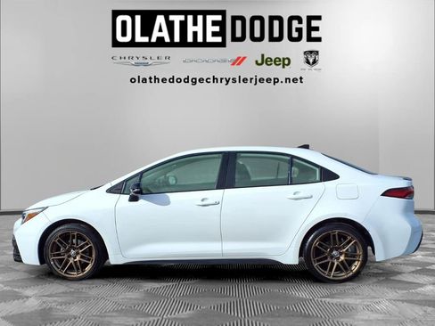 Used 2024 Toyota Corolla SE Nightshade image 18