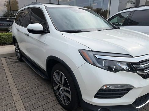 Used 2017 Honda Pilot Elite image 3