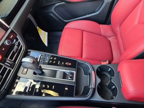 New 2026 Porsche Macan image 23