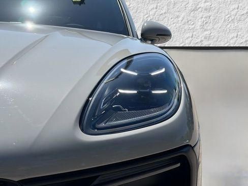 Used 2023 Porsche Macan Turbo AWD/4WD image 9