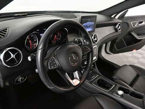 Used 2020 Mercedes-Benz GLA 250 4MATIC image 6
