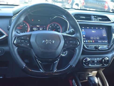 Used 2022 Chevrolet TrailBlazer RS w/ Technology Package AWD/4WD image 19