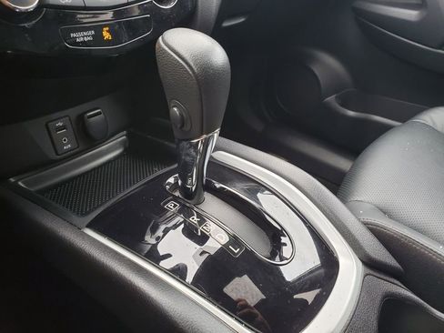 Used 2015 Nissan Rogue SL w/ SL Premium Package image 29