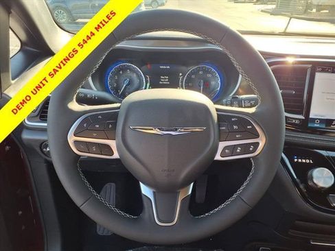 New 2026 Chrysler Pacifica Select FWD image 12