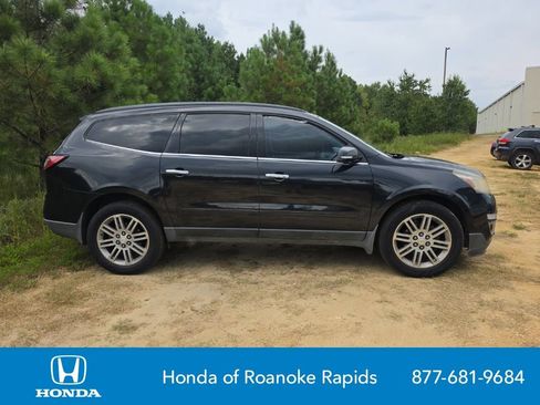 Used 2015 Chevrolet Traverse LT w/ Style and Technology Package AWD/4WD image 5