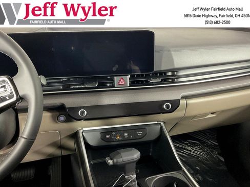 New 2026 Kia Carnival EX FWD image 11