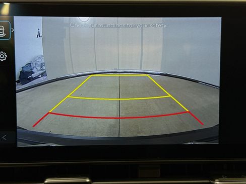 Used 2025 Hyundai Kona SE image 13