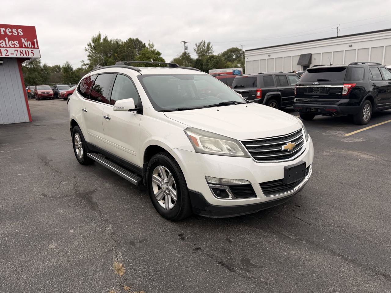 Used 2014 Chevrolet Traverse LT w/ LPO, 'HIT The Road' Package FWD image 5