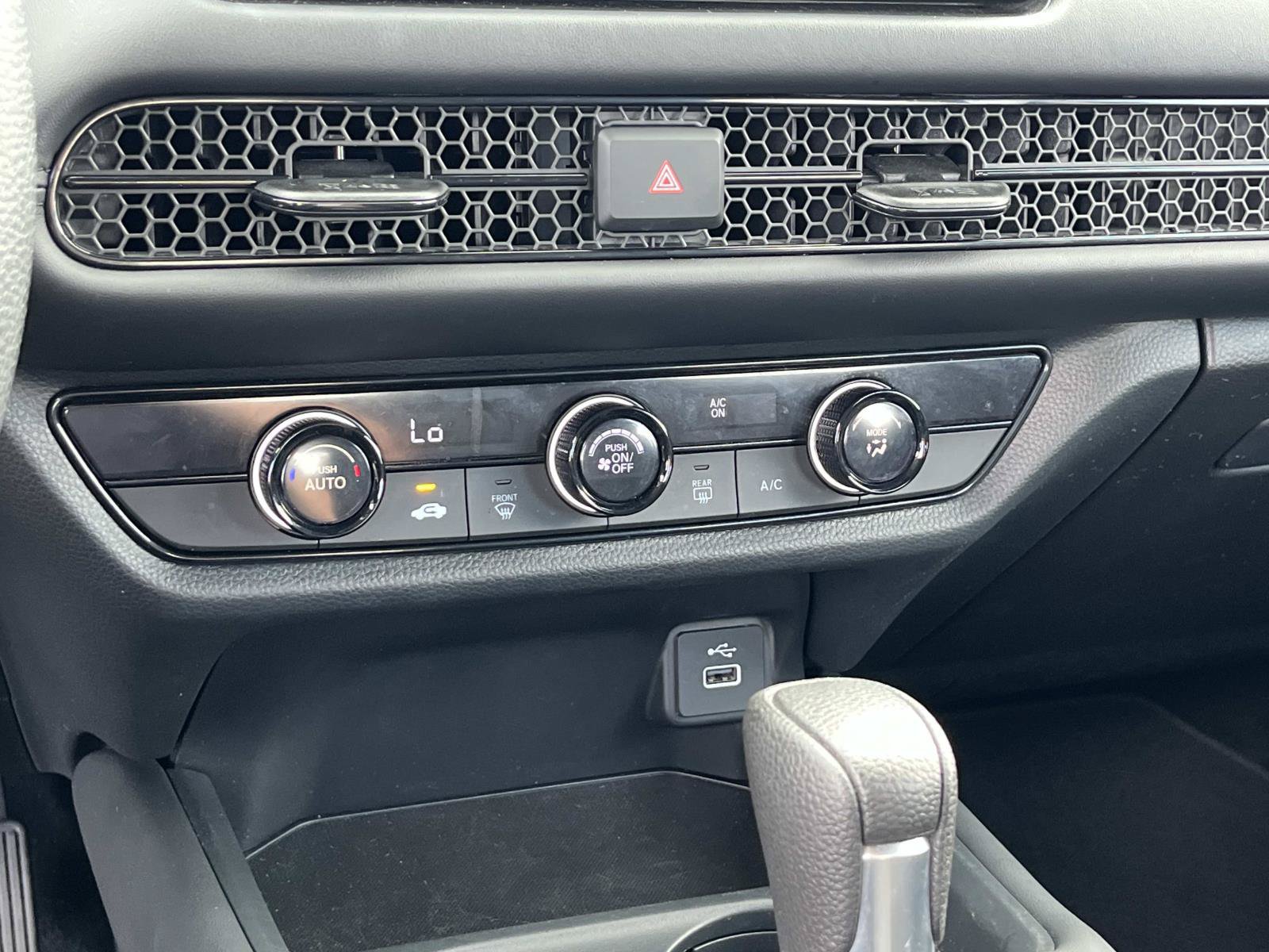 Used 2025 Honda HR-V LX image 29