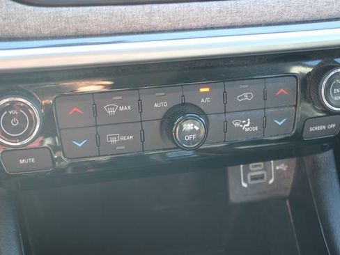 Used 2022 Jeep Compass Latitude w/ Convenience Group image 8