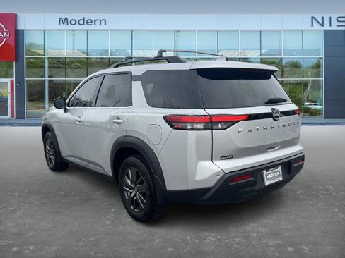 Certified 2022 Nissan Pathfinder SV image 6