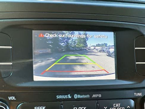 Used 2016 Kia Soul + FWD image 11