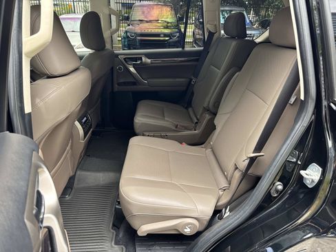 Used 2021 Lexus GX 460 Premium w/ Accessory Package AWD/4WD image 13