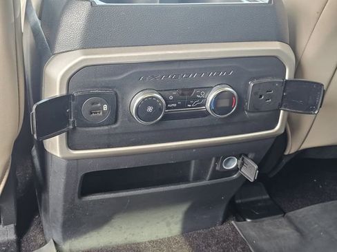 Used 2023 Ford Expedition XLT image 19