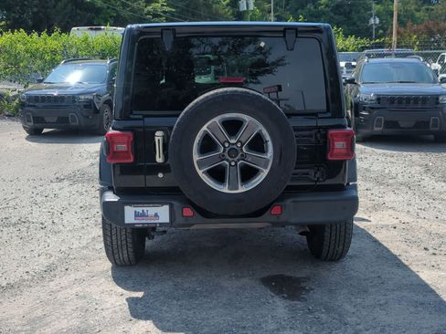 Certified 2019 Jeep Wrangler Unlimited Sahara AWD/4WD image 7