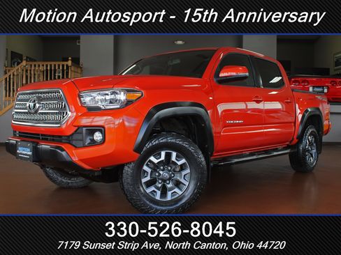 Used 2017 Toyota Tacoma TRD Off-Road w/ Premium & Technology Package image 1