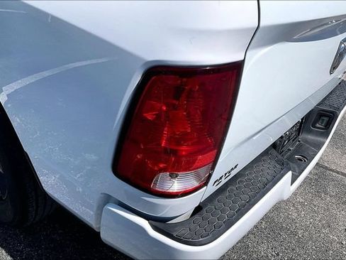 Used 2019 RAM 1500 Express AWD/4WD image 24