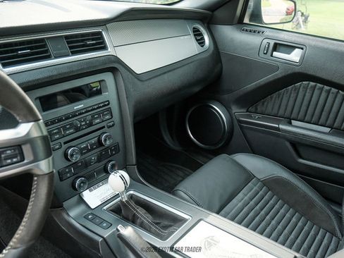 Used 2010 Ford Mustang Shelby GT500 RWD image 30