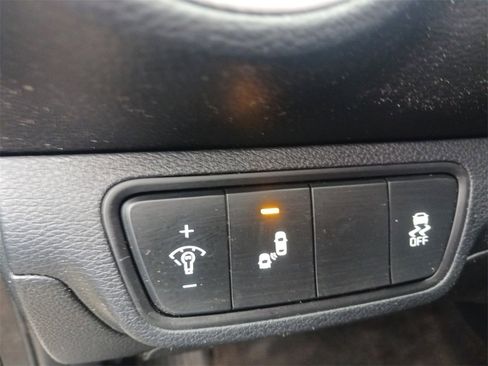 Used 2023 Kia Forte LXS w/ LXS Technology Package image 34