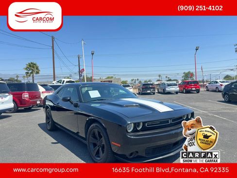 Used 2016 Dodge Challenger SXT w/ Sound Group RWD image 13