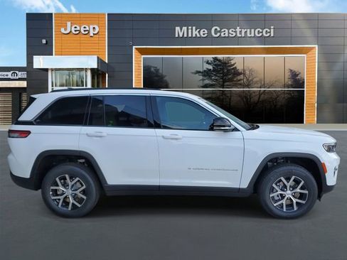 New 2025 Jeep Grand Cherokee Limited image 3