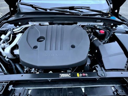 New 2026 Volvo V60 B5 Cross Country Ultra w/ Climate Package image 12