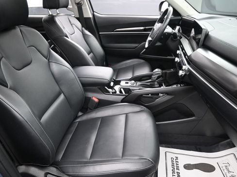 Used 2025 Kia Telluride S FWD image 35