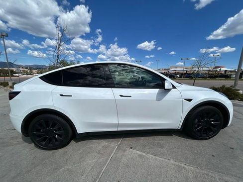 Used 2021 Tesla Model Y Long Range AWD/4WD image 9