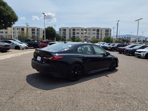 Certified 2025 Toyota Camry SE FWD image 5